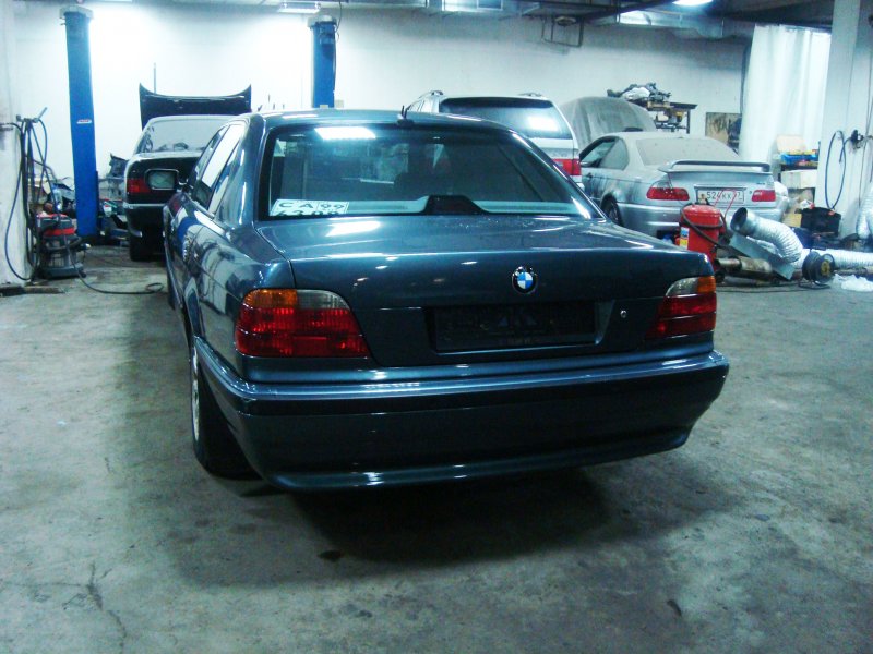 BMW 750iL: 7 фото