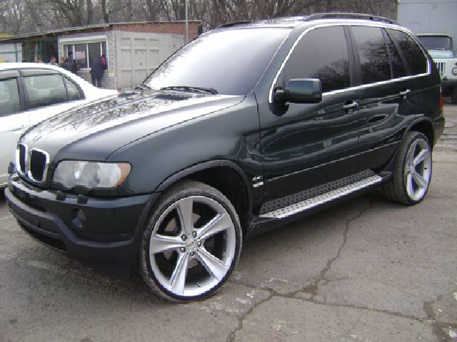 BMW X5: 8 фото