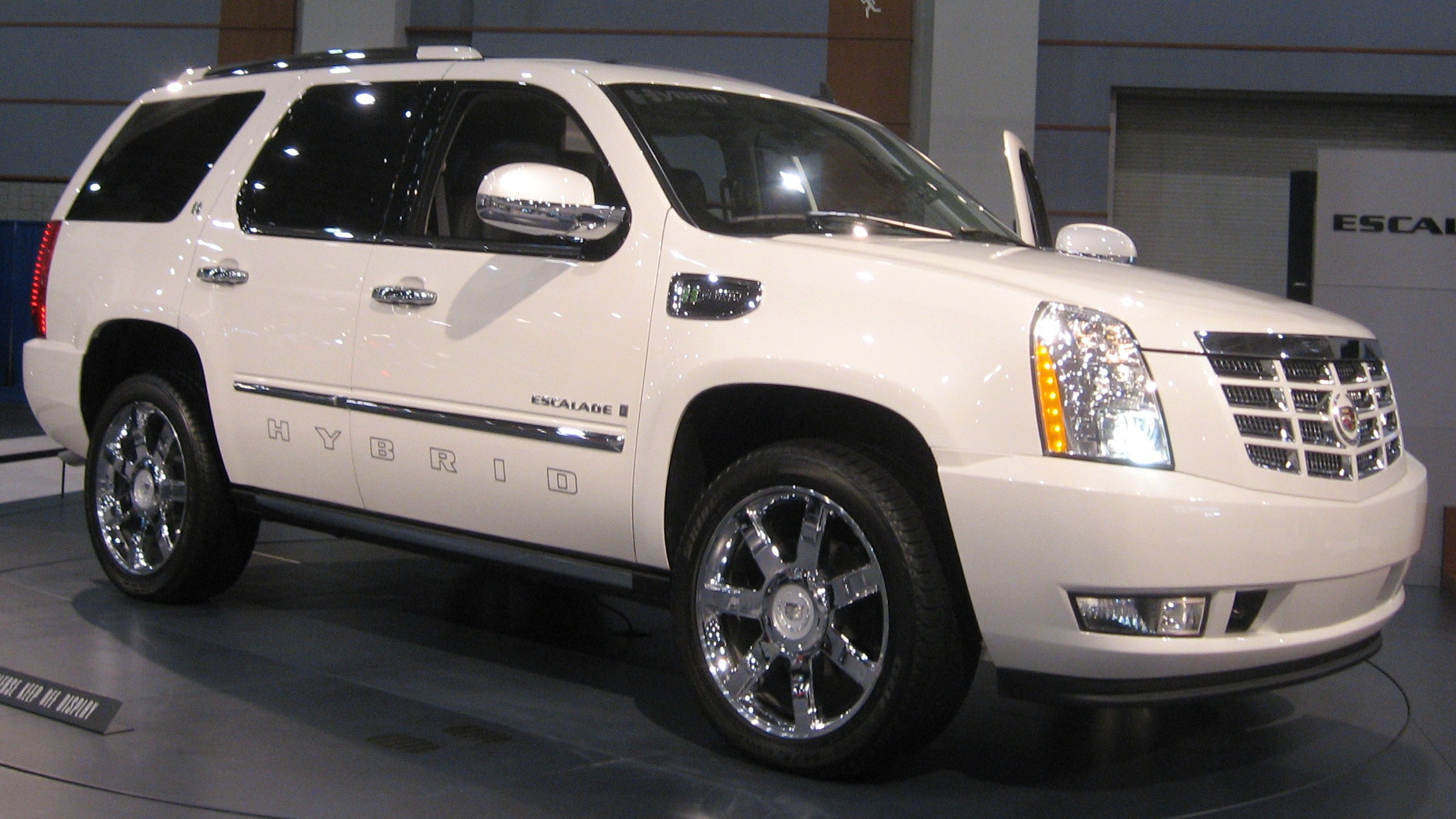 Cadillac Escalade Hybrid: 12 фото