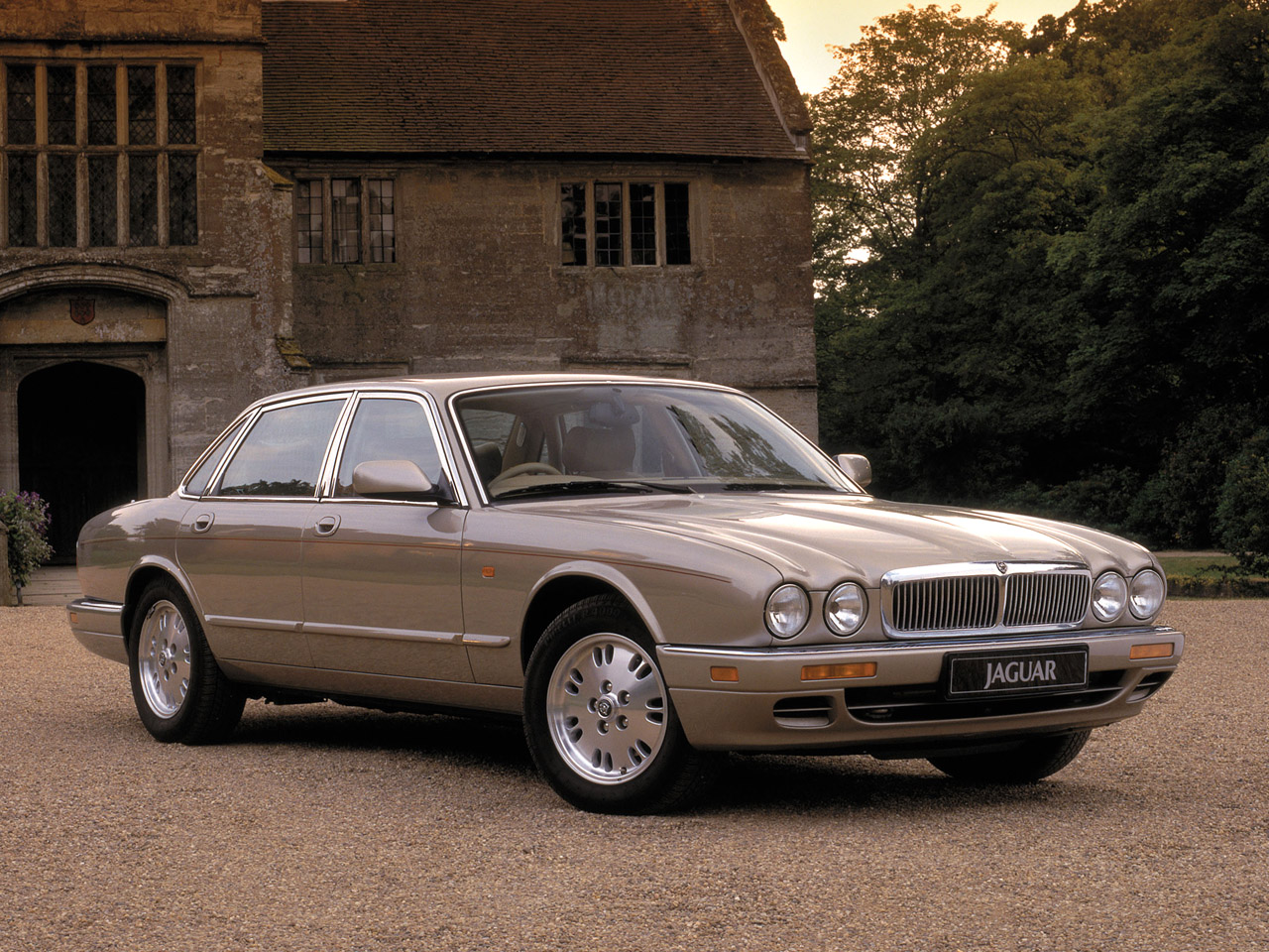 Jaguar XJ6