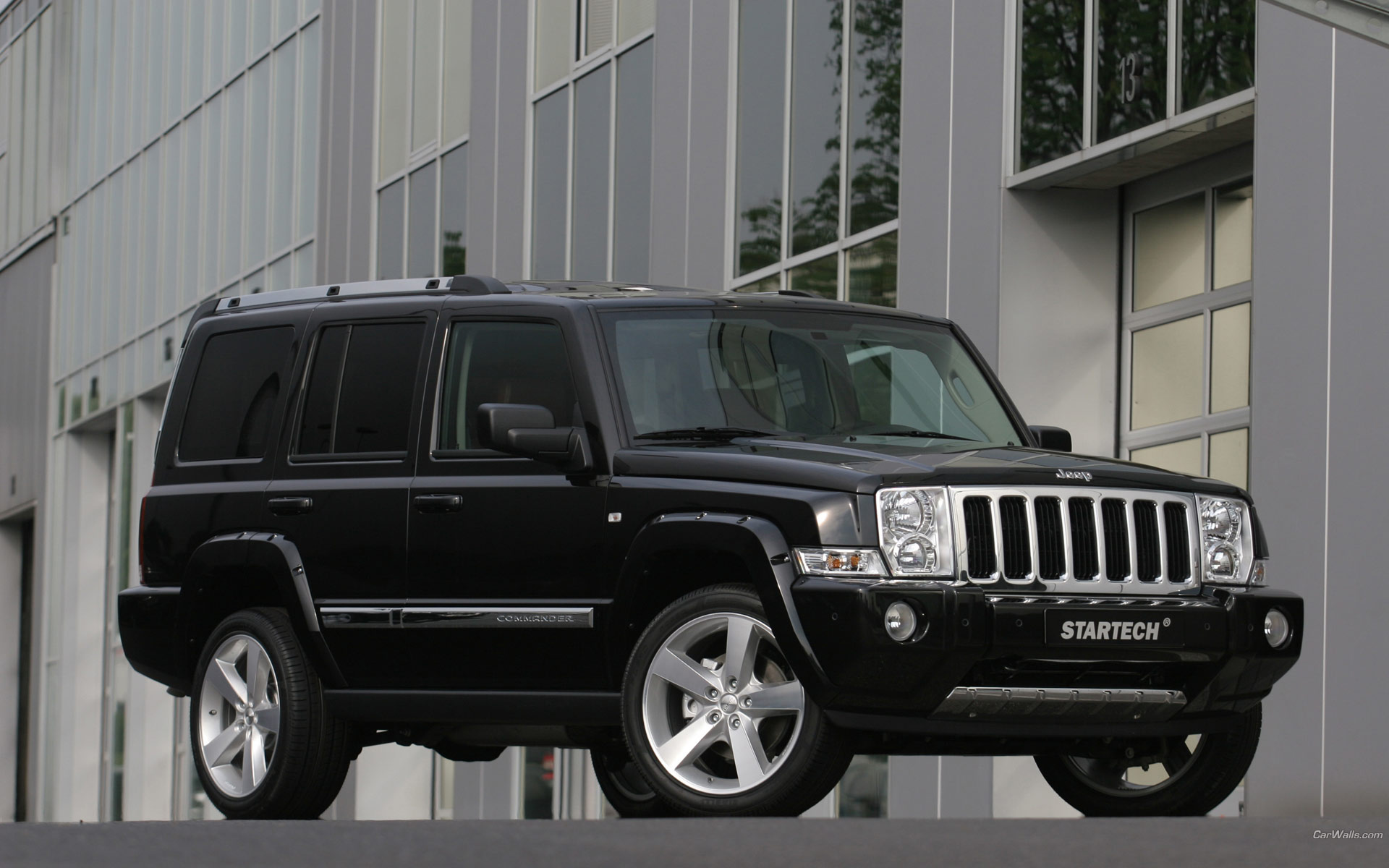 Jeep Commander: 12 фото