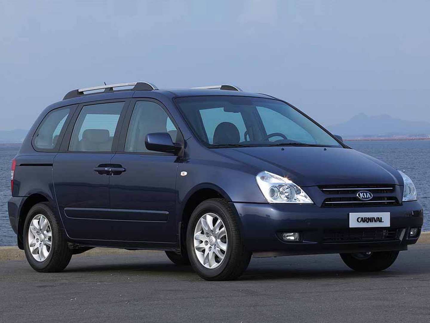 Kia Carnival: 4 фото