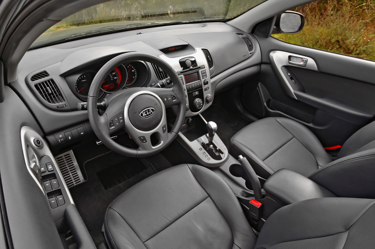 Kia Forte: 8 фото