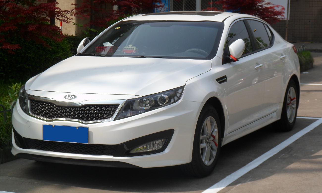 Kia K5: 4 фото