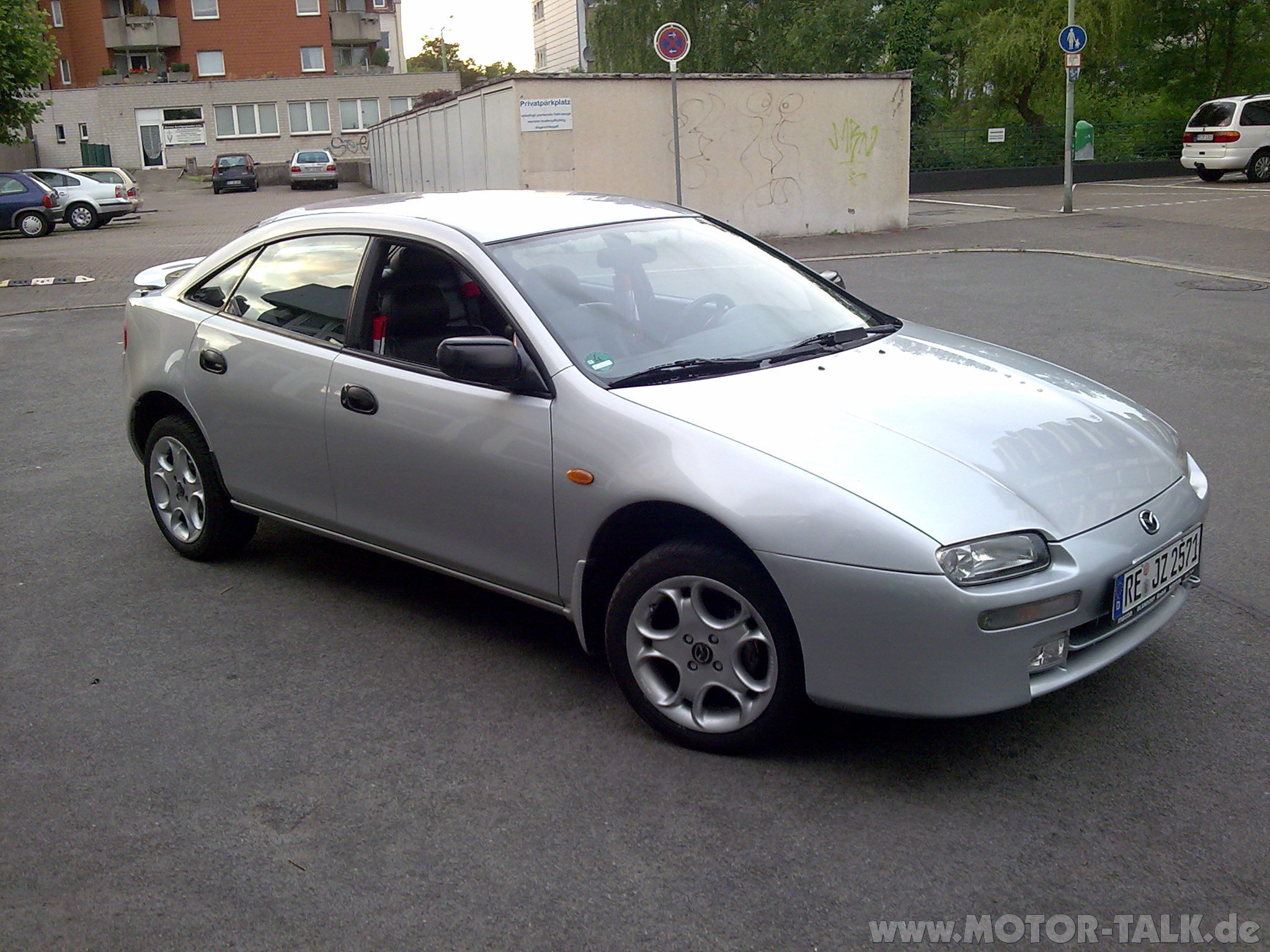 Mazda 323 F