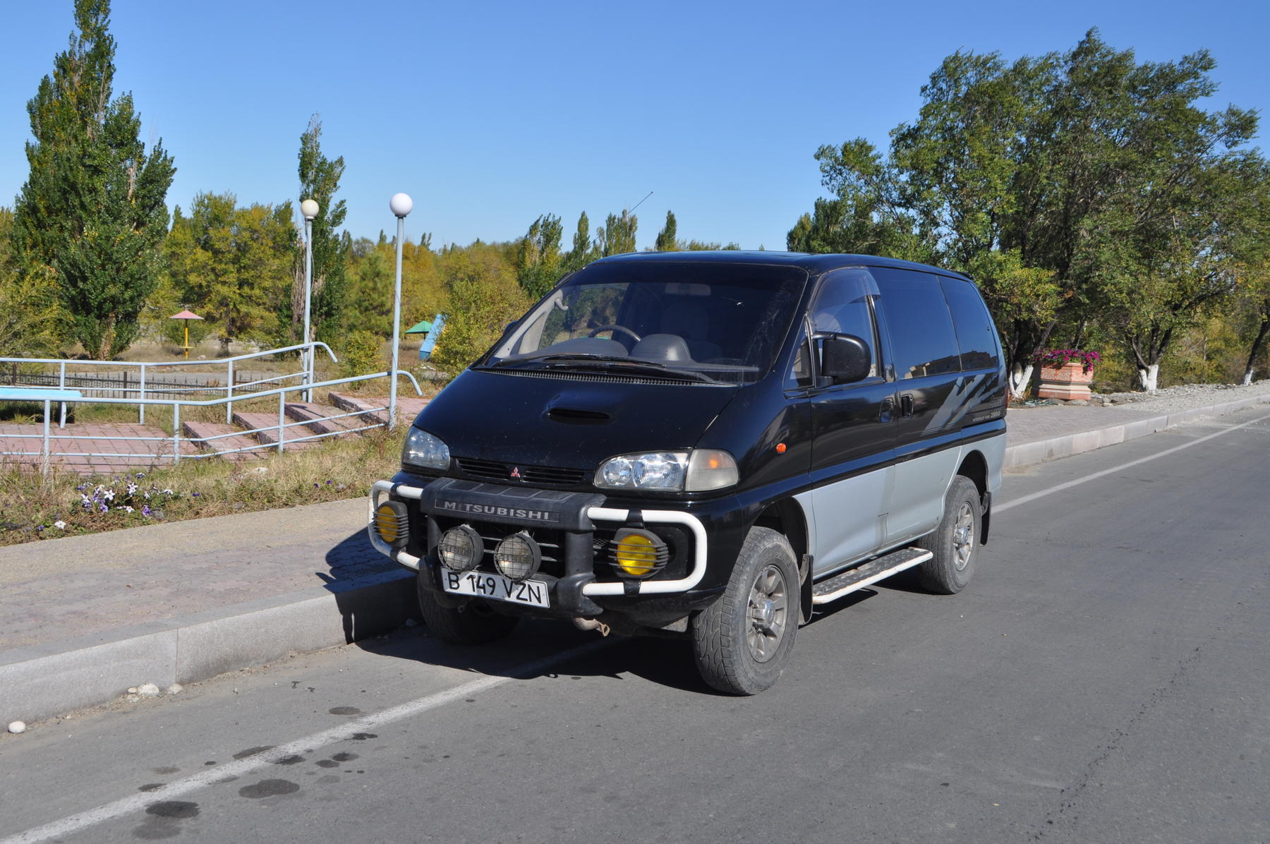 Mitsubishi Delica: 8 фото