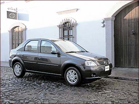 Nissan Aprio: 4 фото