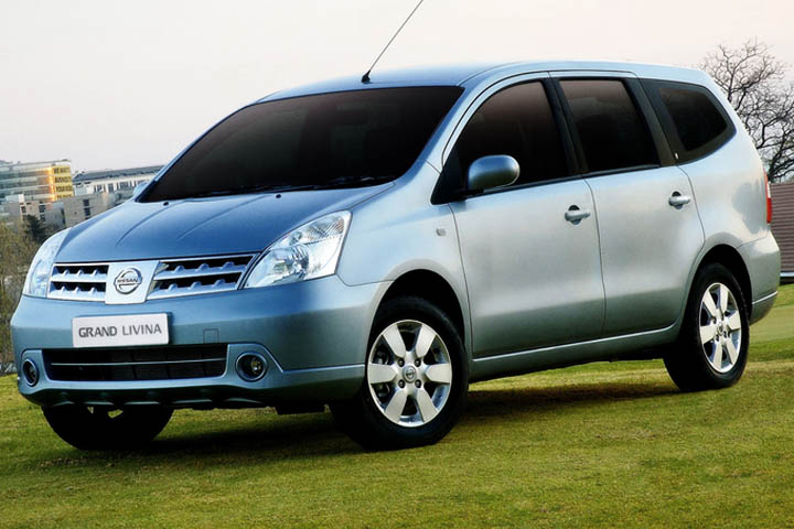 Nissan Grand Livina: 12 фото