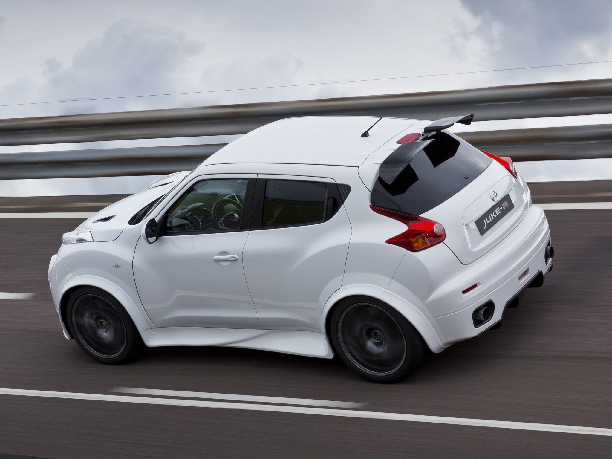 Nissan Juke: 9 фото