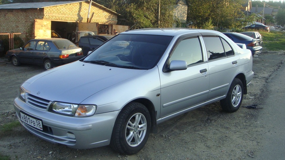 Nissan Pulsar: 5 фото