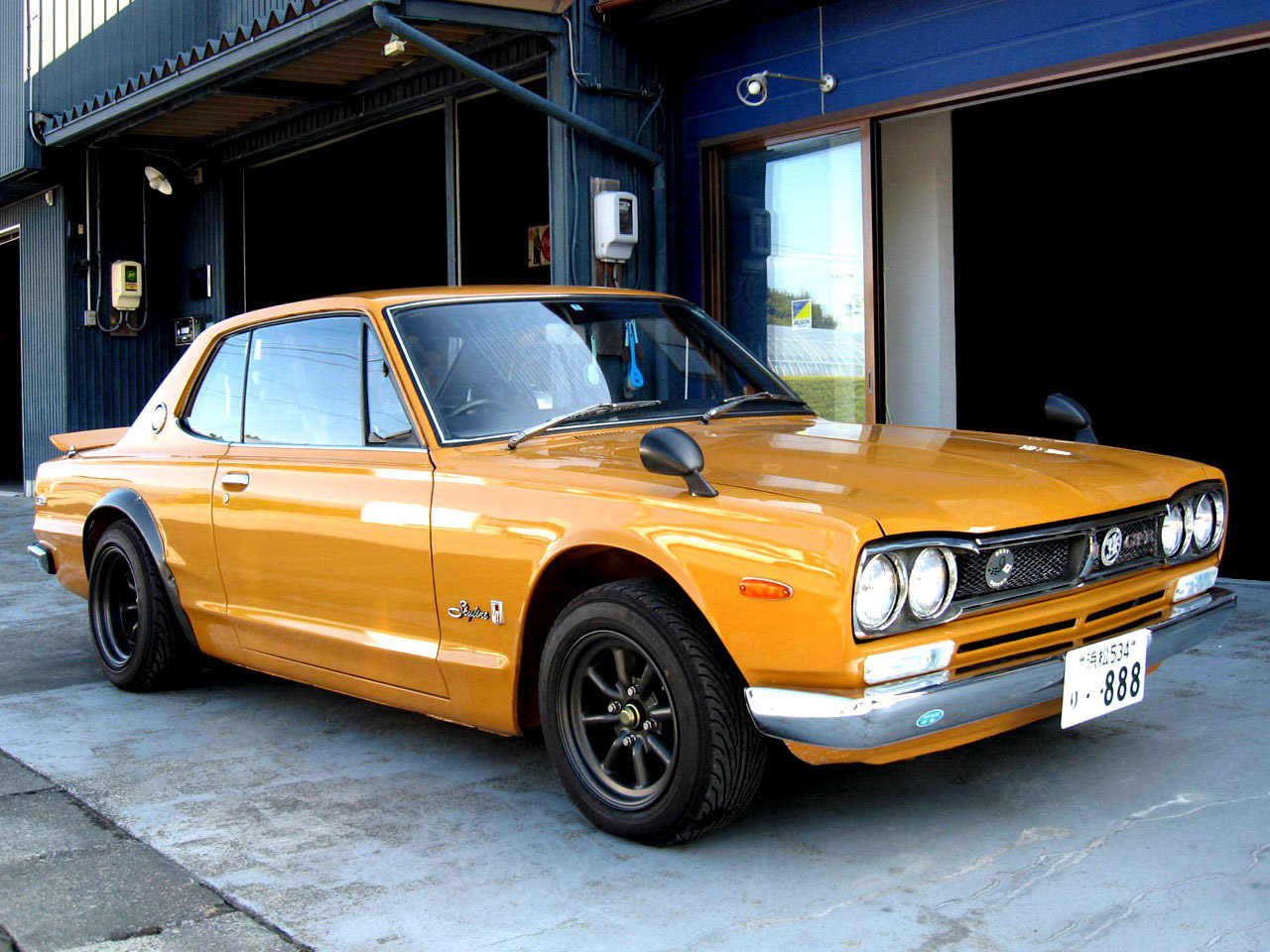 Nissan Skyline 2000 GT-R: 2 фото