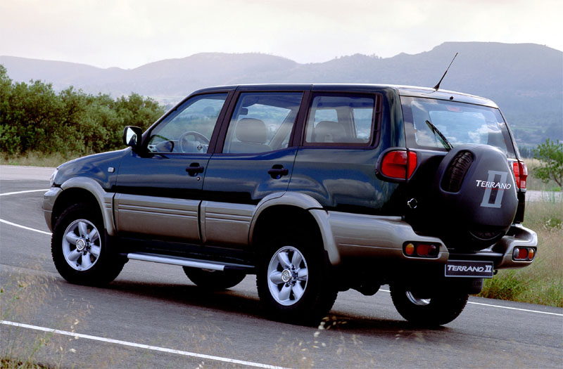 Nissan Terrano II: 5 фото