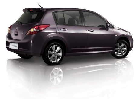 Nissan Tiida: 10 фото