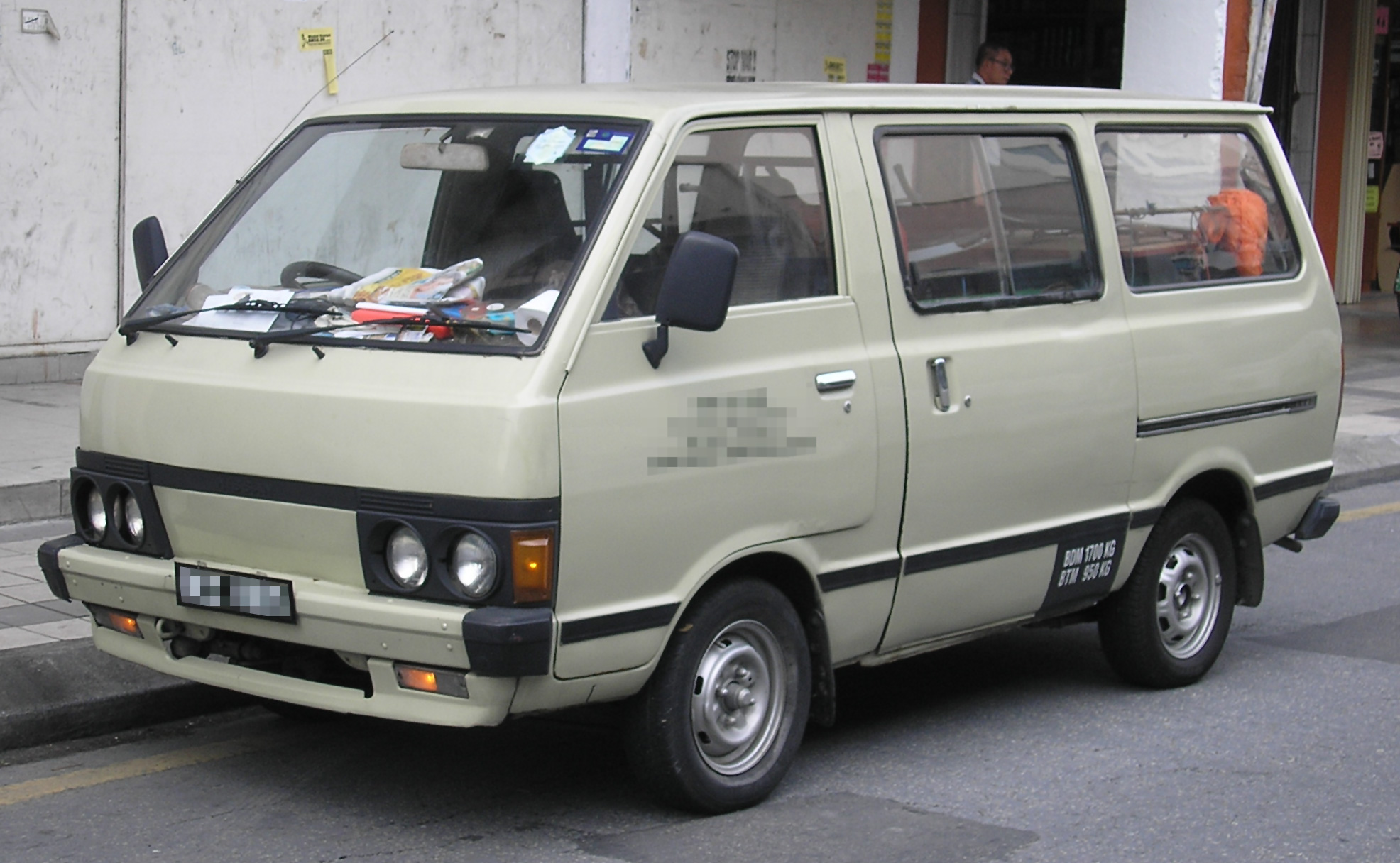 Nissan Vanette: 6 фото