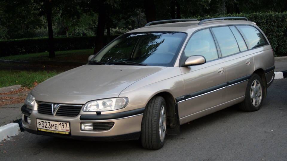 Opel Omega Caravan: 10 фото