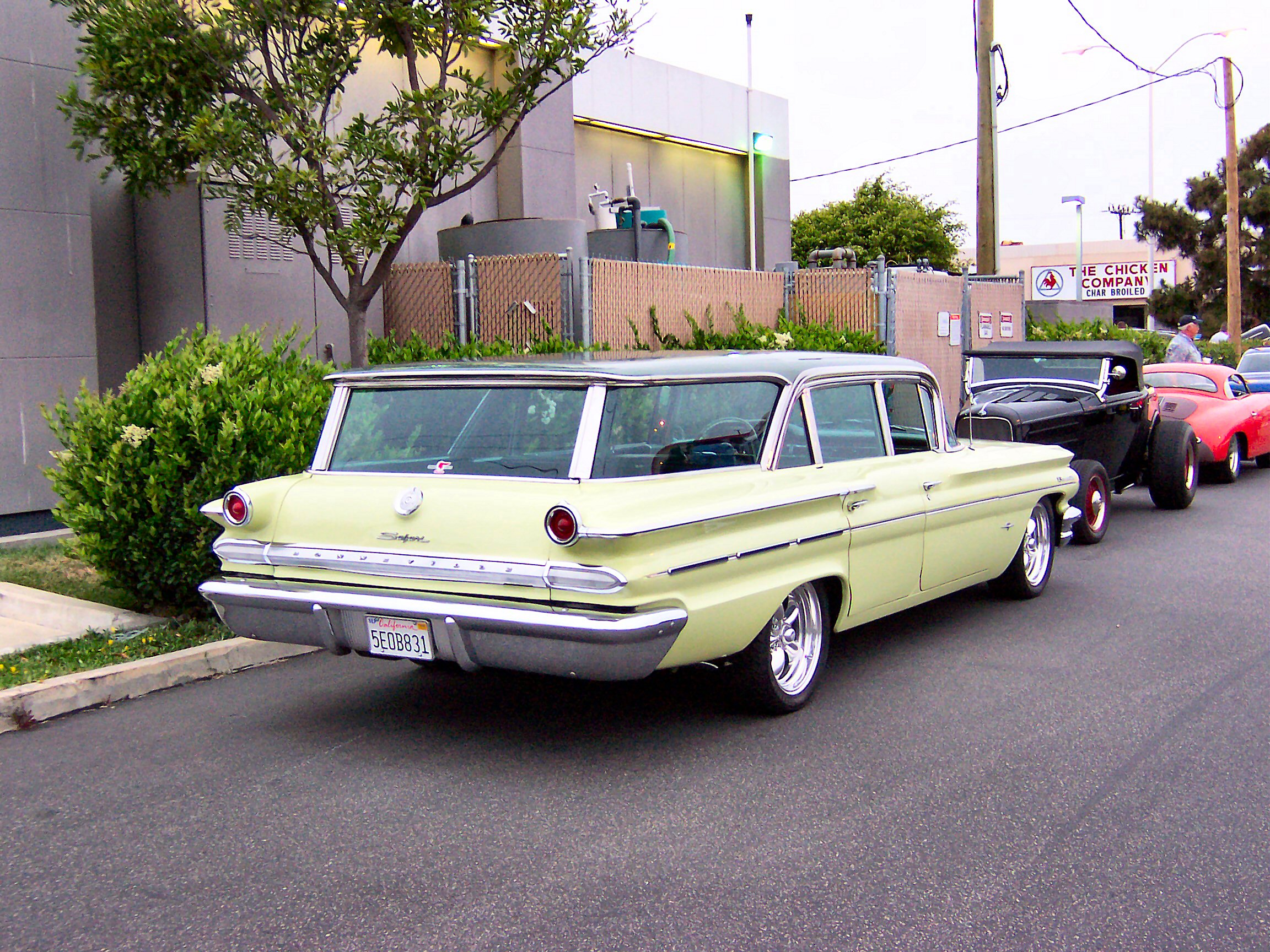 Pontiac Bonneville: 2 фото