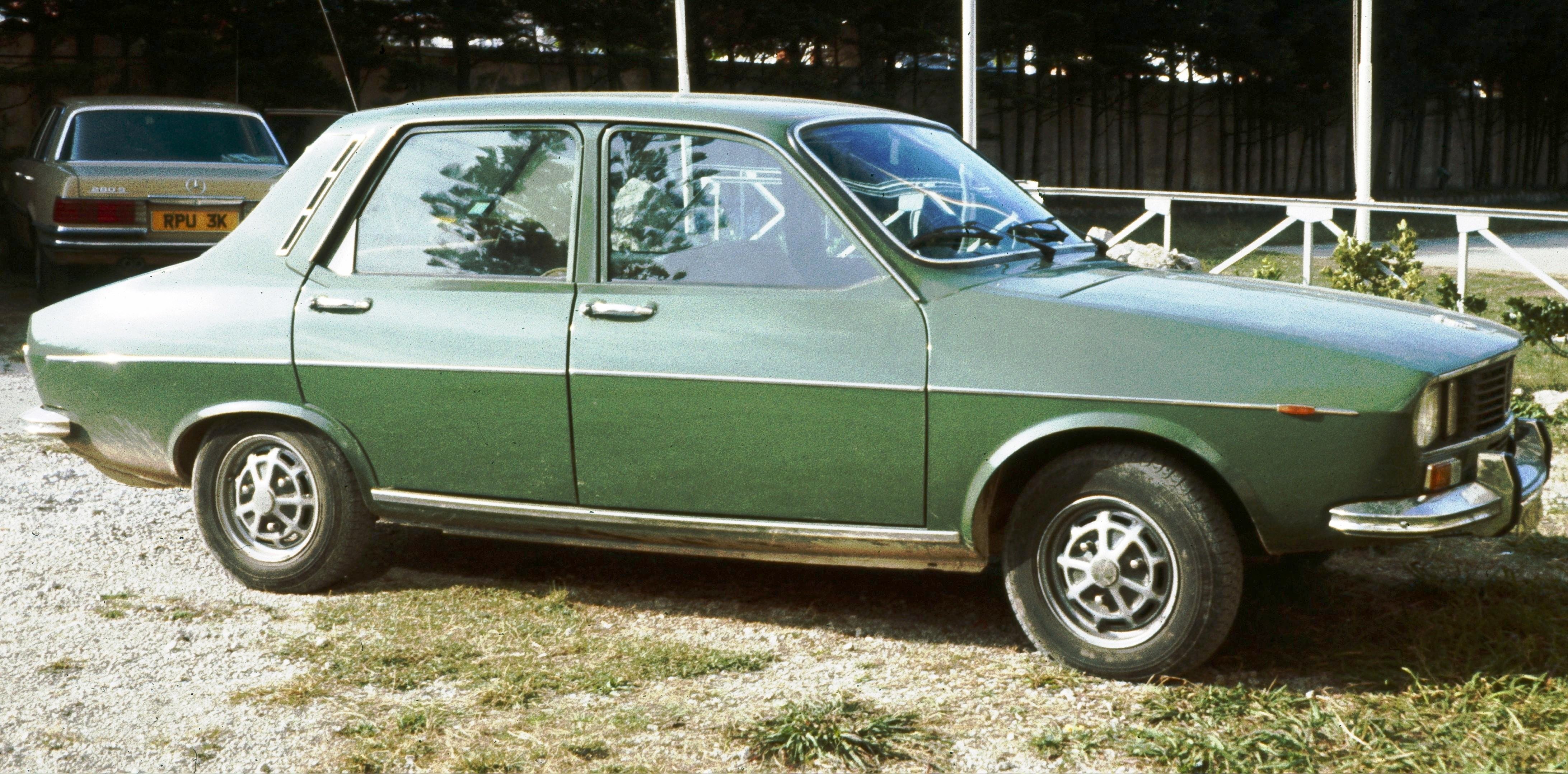 Renault 12: 2 фото