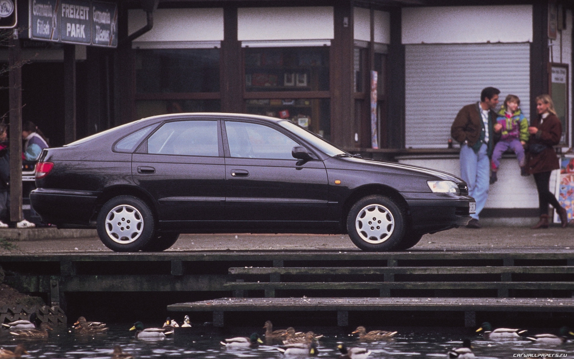 Toyota Carina E: 6 фото