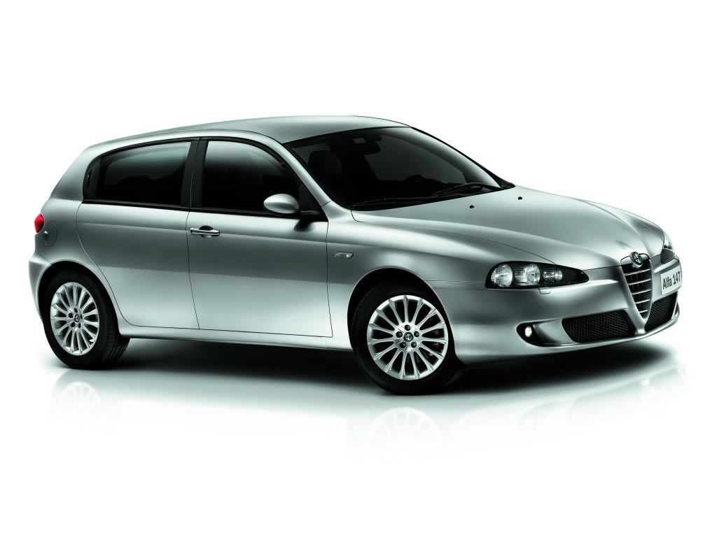 Alfa Romeo 147: 8 фото