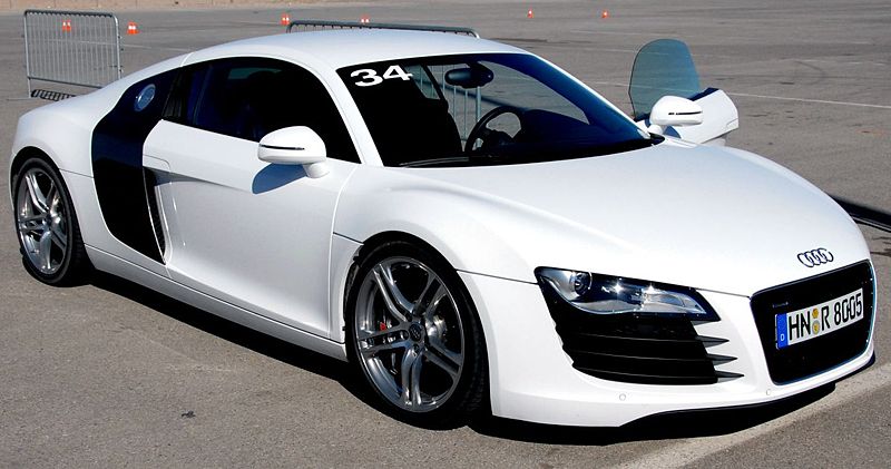 Audi R8: 5 фото