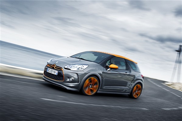 Citroen DS3 Racing: 8 фото