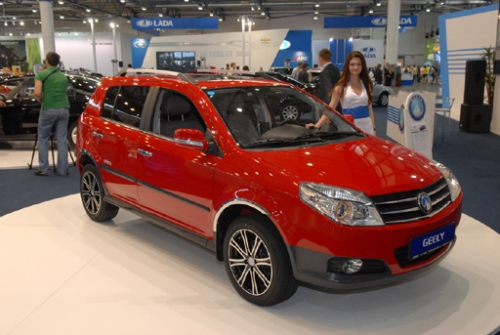 Geely MK Cross: 6 фото