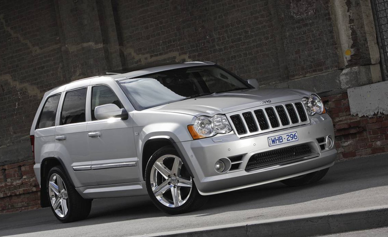 Jeep Grand Cherokee SRT8: 7 фото