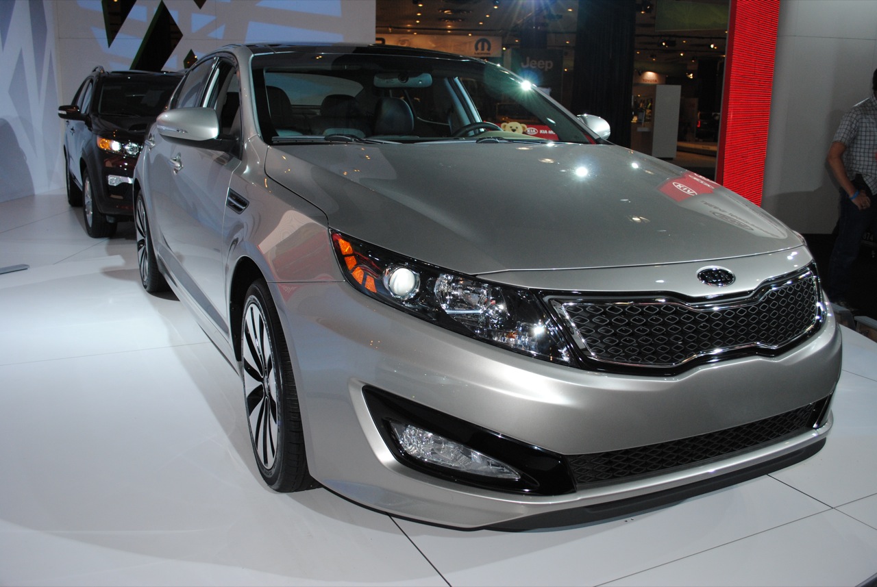 Kia Optima I: 11 фото