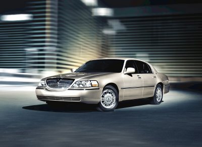 Lincoln Town Car I: 11 фото