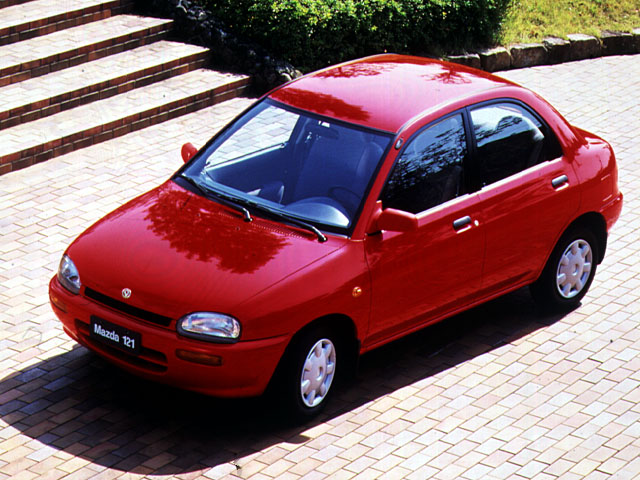 Mazda 121: 6 фото