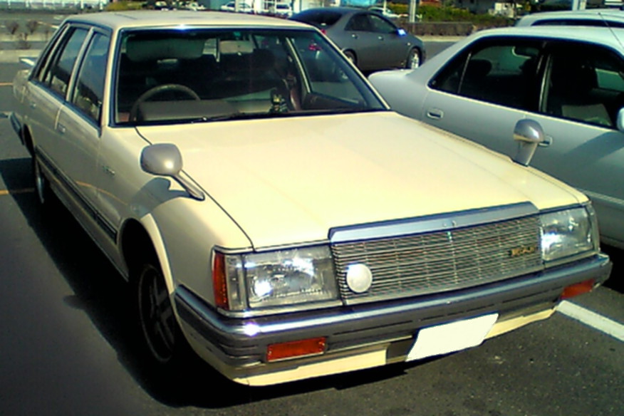 Nissan Laurel: 10 фото