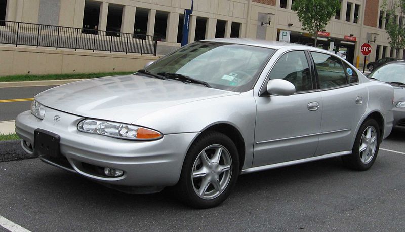 Oldsmobile Alero: 2 фото