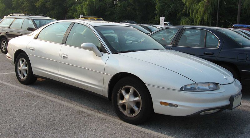 Oldsmobile Aurora: 11 фото