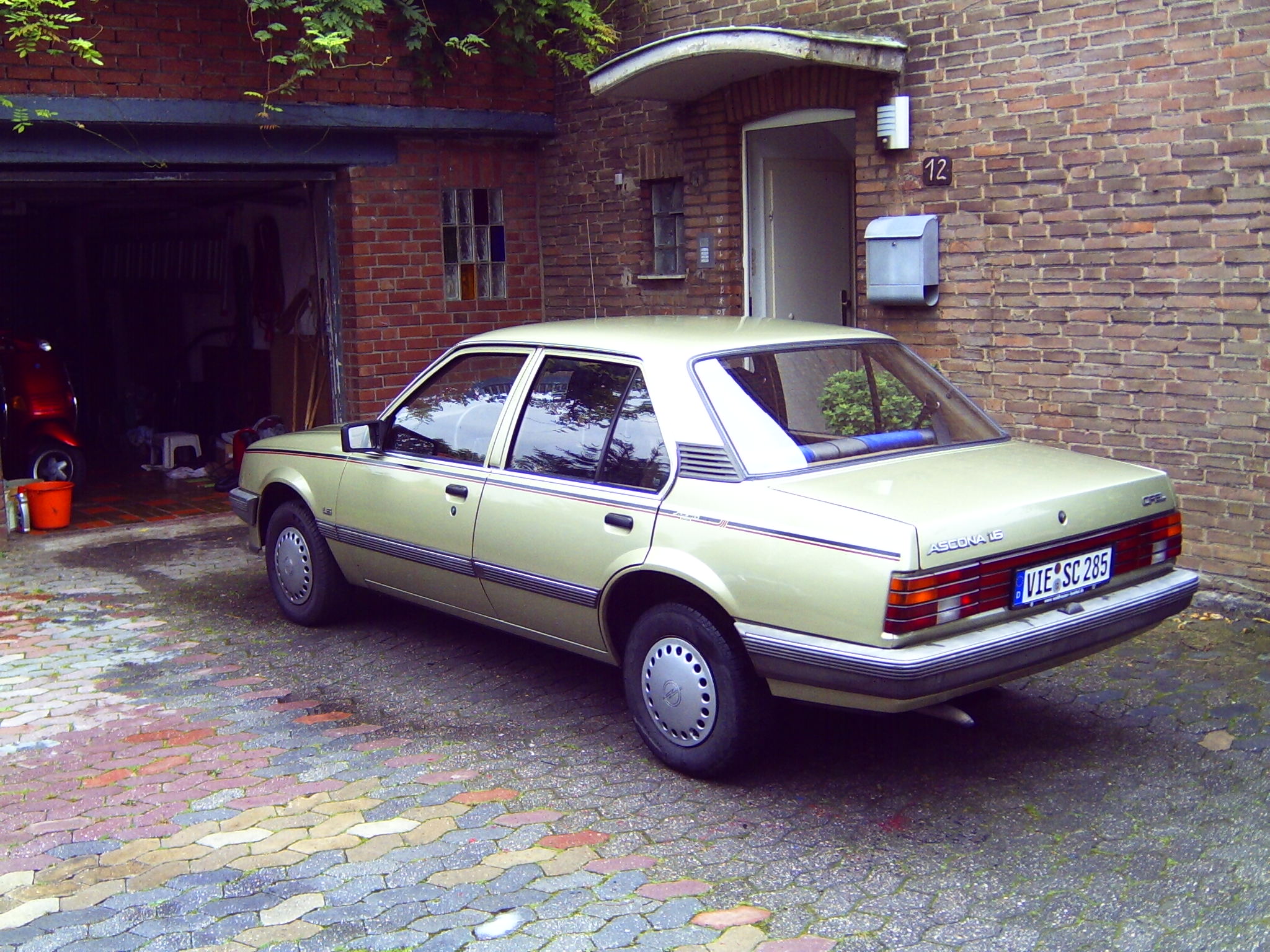 Opel Ascona C: 11 фото