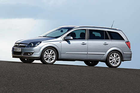 Opel Astra Family Caravan: 9 фото