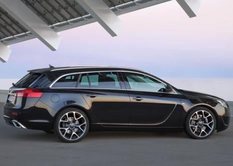 Opel Insignia OPC Sports Tourer: 2 фото