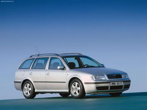 Skoda Octavia Tour Combi: 2 фото