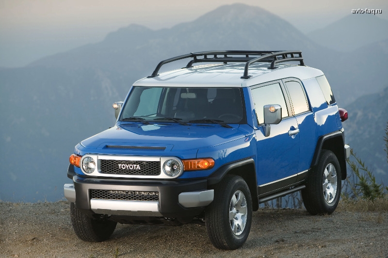 Toyota FJ Cruiser: 10 фото