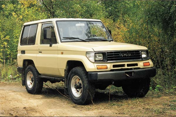 Toyota Land Cruiser 70: 2 фото