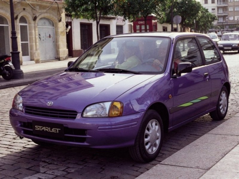 Toyota Starlet: 7 фото