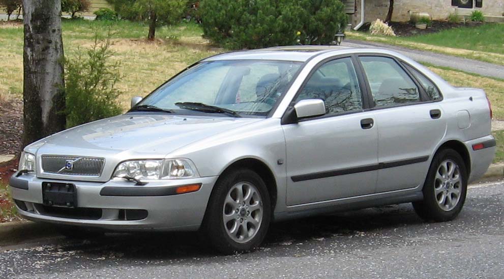 Volvo S40 I: 5 фото